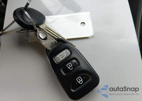 2013 Hyundai Elantra Gls z USA, uszkodzony, nr VIN 5NPDH4AE1DH452107